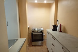 Fridge, oven