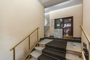 Interior - GuestHost - Bright APT in Milan City Studies - 2 Balconies (Milano)
