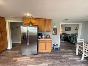Interior - A W🌊VE From It All! Secure boat storage, huge yard, lots of outdoor games! (Page)