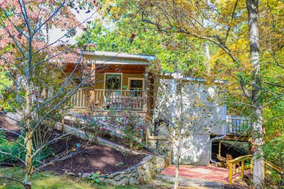 Charming cottage retreat by Shenandoah National Park and Madison Run Trailhead