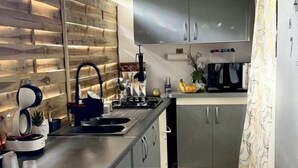 Private kitchen - La Suite Parentale Avec Jacuzzi Privatif (Basse-Terre)