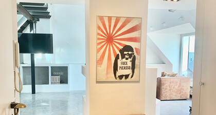 Schöne Dachgeschoss-Maisonette Wohnung modern eingerichtet und top Infrastruktur