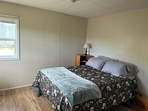 3 bedrooms, bed sheets