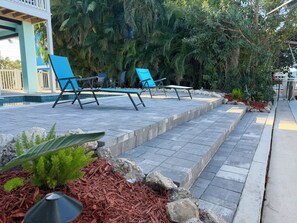 Terrace/patio - Island Cottage in Quaint Matlacha Florida. Amazing island life is a click away… (Matlacha)