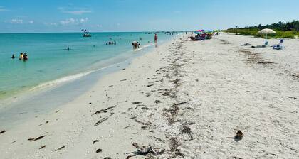 Cape Escape – 4BR Waterfront w/ Gulf Access, 4 bdr/3 bath Cape Coral Home