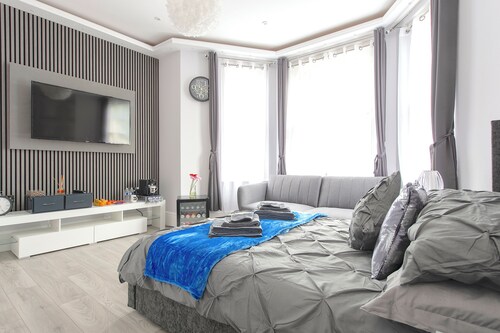 The Pond House - Ensuite Rooms