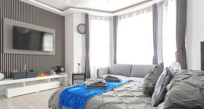 The Pond House - Ensuite Rooms