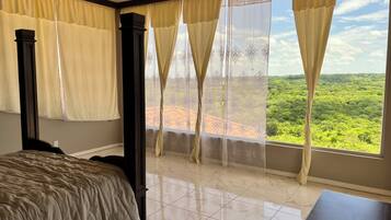 6 bedrooms, in-room safe, iron/ironing board, free WiFi