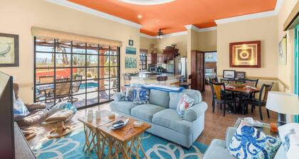 Gorgeous Private Home with 360 degree Vistas and Heated Pool