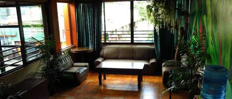 Habitación Deluxe doble | Escritorio, wifi gratis, ropa de cama