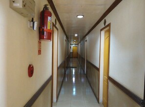 Habitació doble Deluxe | Bany | Dutxa, articles de tocador gratuïts, tovalloles i sabó