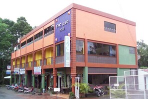 Exterior - F&C Guest House (Canloan City)