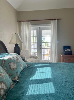 3 bedrooms, desk, iron/ironing board, travel crib