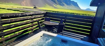Green Farm Stay with private hot tub and Northern Lights Viewpoint.