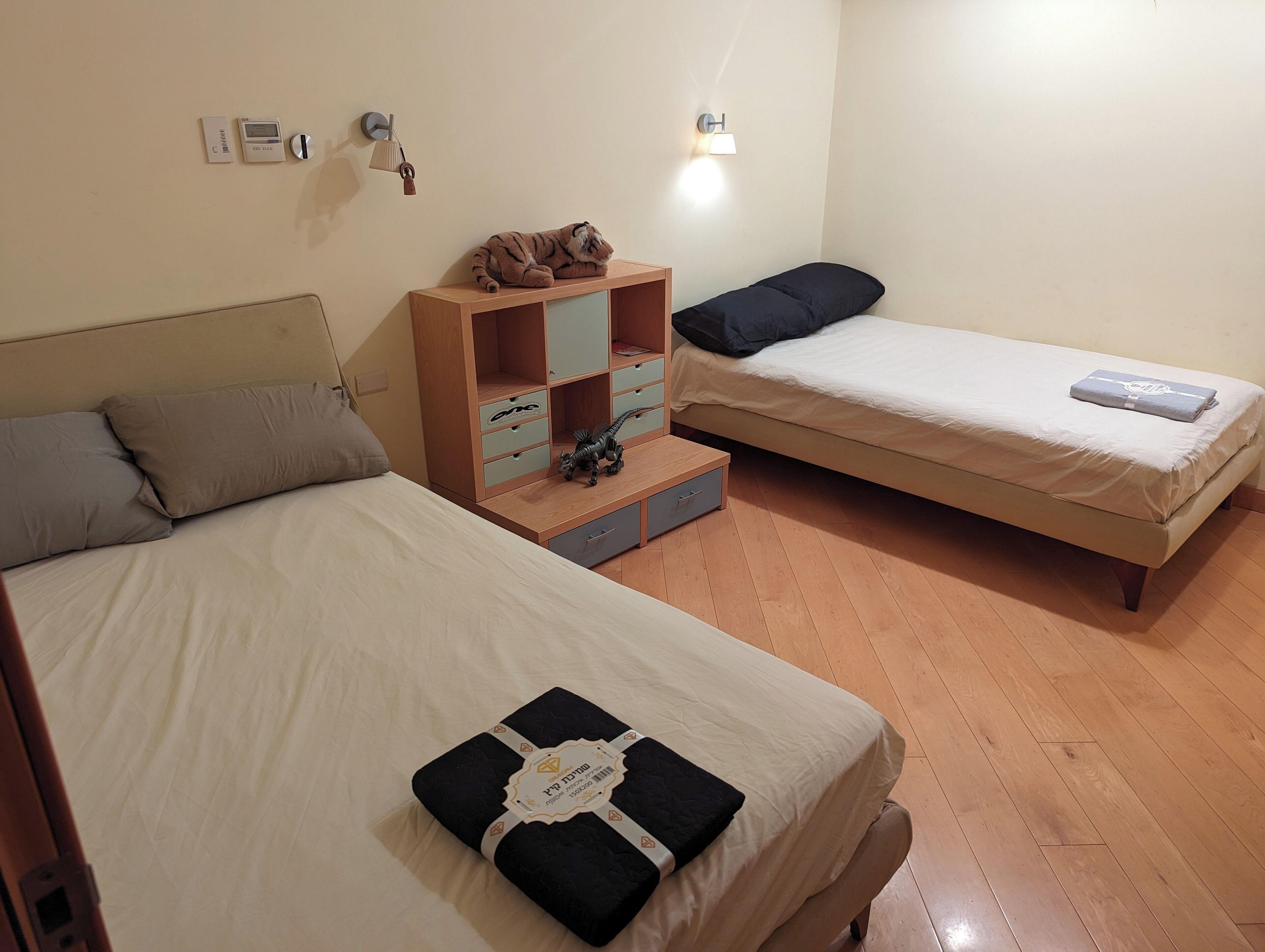 4 bedrooms, iron/ironing board, travel cot, free WiFi