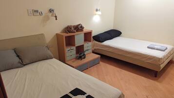 4 bedrooms, iron/ironing board, travel cot, free WiFi