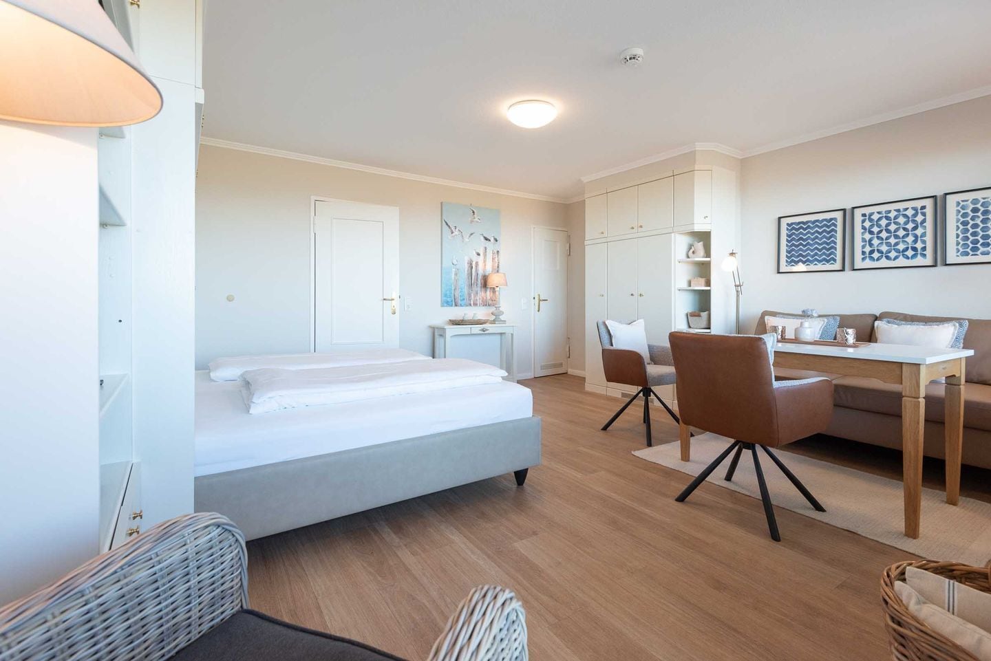 1 habitación, tabla de planchar con plancha y wifi 