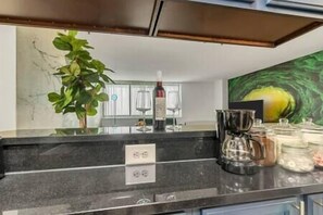 Fridge, microwave, coffee/tea maker, cookware/dishes/utensils - A new Seasoned apt in Towson (Towson)