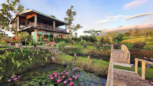 Kalaparan Farm House by Hiverooms