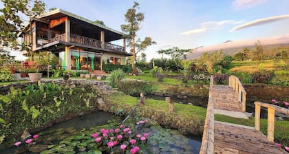 Kalaparan Farm House by Hiverooms