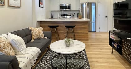 Groovy 1 Bedroom Condo in Seton