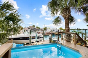 Pool - The Hideaway - Oceanfront Home - Pool, Hot tub, Kayaks, Fishing & Amazing Views! (Hudson)