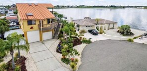 Exterior - The Hideaway - Oceanfront Home - Pool, Hot tub, Kayaks, Fishing & Amazing Views! (Hudson)