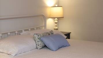 3 bedrooms, desk, iron/ironing board, WiFi