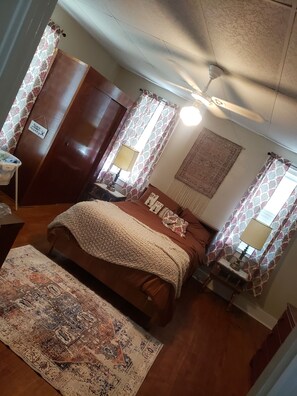 Room - Cozy 3 bedroom family friendly home in pike county IL  (Pleasant Hill)