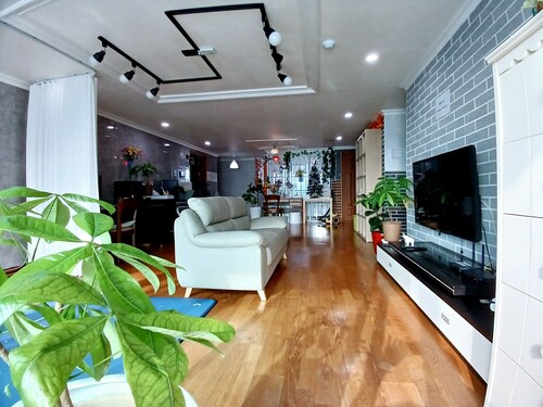 [Female-only Twin Room] in Good Moment Sharehouse