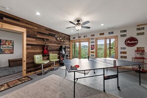 Spielezimmer
