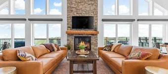 LAZY RIVER, Pools, Lake View, Game Room, Sleeps 24