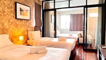 Family Quadruple Room | Desk, free WiFi, bed sheets