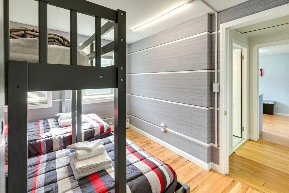 A modern 1940s Vibe South Yarmouth Vrbo