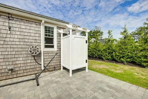 Property grounds - A modern 1940s Vibe (Yarmouth)