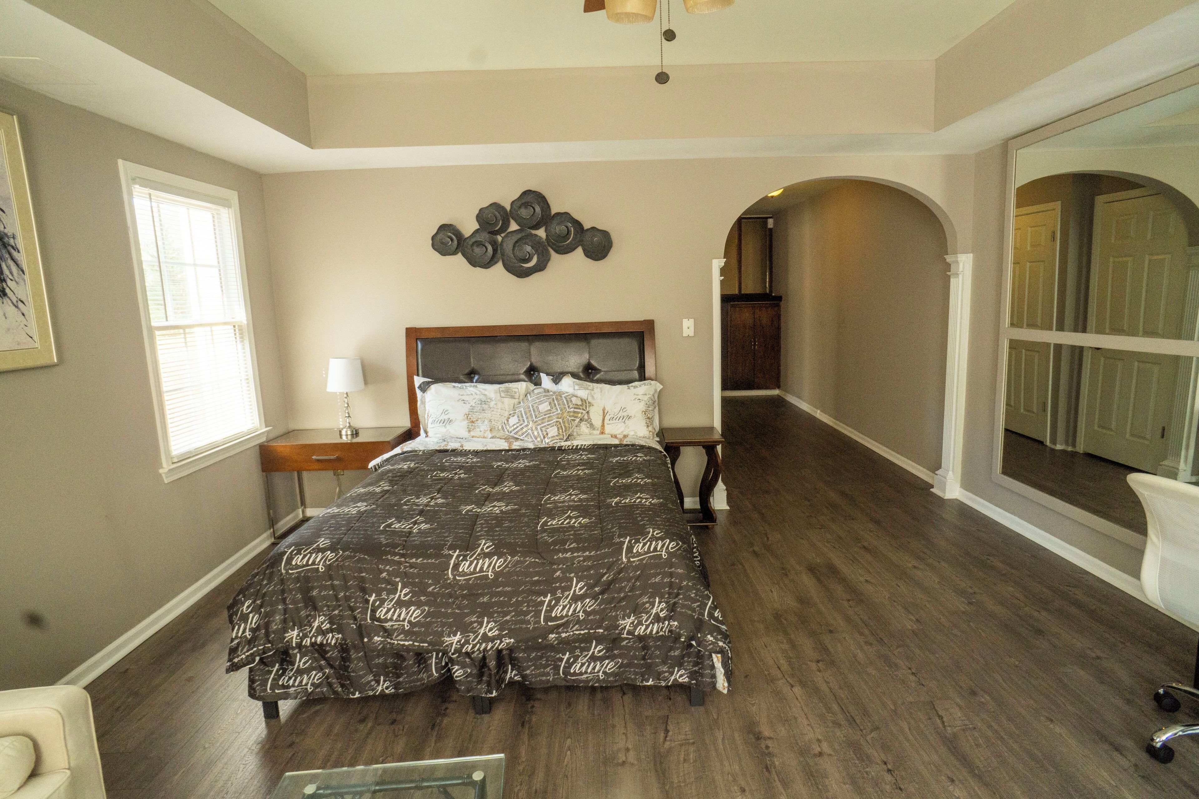 1 soverom, skrivebord, strykejern/-brett og wi-fi (inkludert)