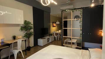 1 bedroom, desk, free WiFi, bed sheets