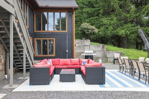 Outdoor dining - Ski Elk Mtn. • Lakeview• HotTub• Movie Theater• Games (Union Dale)