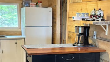 雪櫃、微波爐、焗爐、爐具