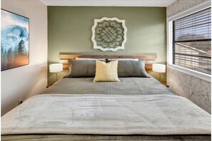 2 bedrooms, desk, free WiFi, bed sheets
