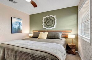 2 habitaciones, escritorio, wifi gratis y ropa de cama