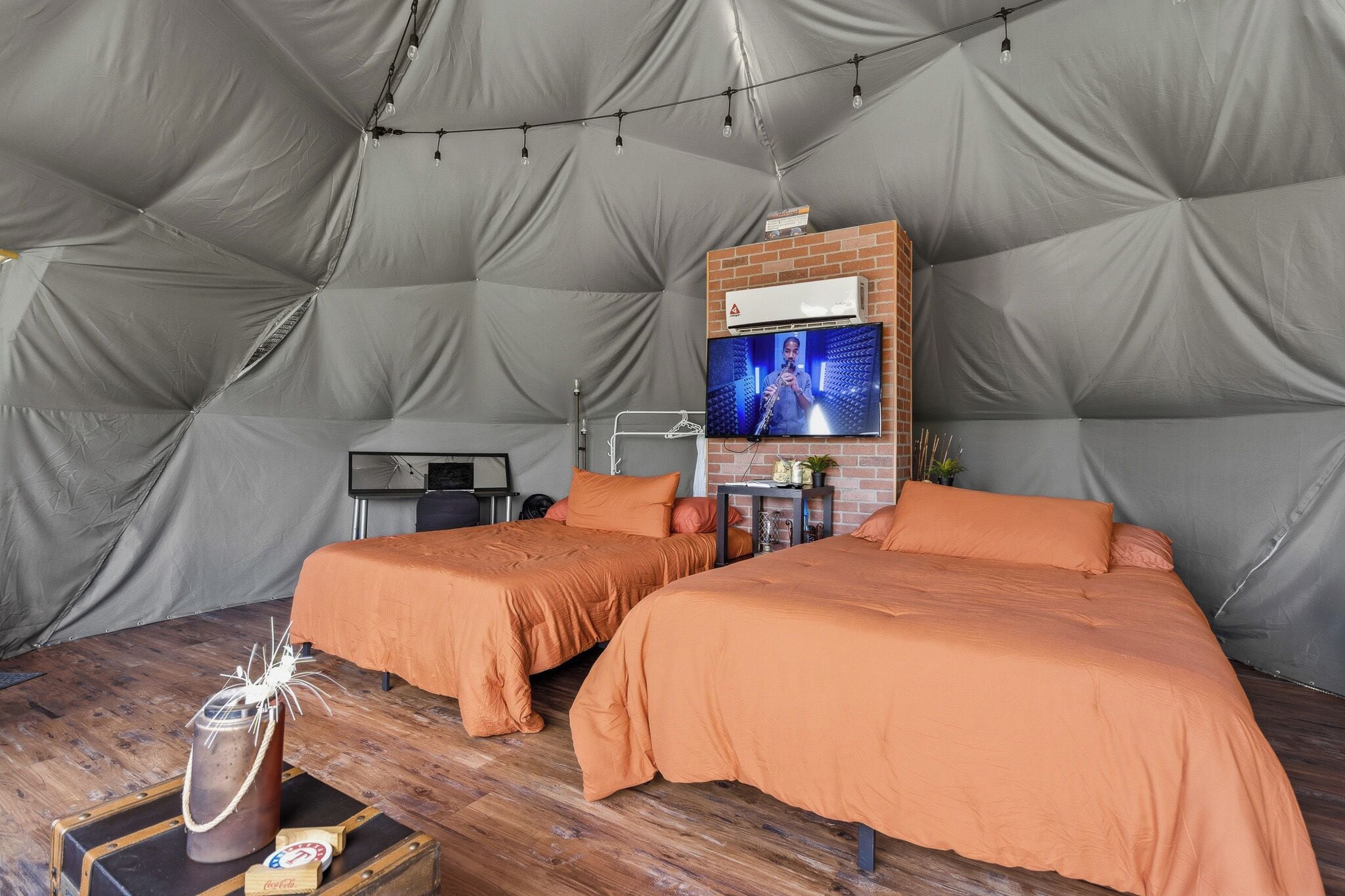 1 bedroom, desk, free WiFi, bed sheets