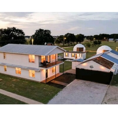 Double Down Getaway- 2 Mins from WinStar