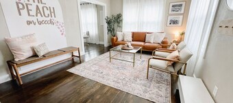 Cozy+Stylish Modern Getaway - Close to I-75 & Braves Stadium