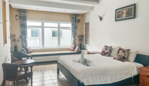 Superior Double Room | In-room safe, individually decorated, individually furnished, free WiFi - The Bygone (Siem Reap)