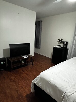 2 bedrooms, WiFi, bed sheets - A Private Room in a House (London)