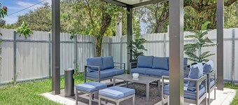 Indulge in Your Dream Getaway: Modern, Luxurious Paradise Awaits- Book Now!