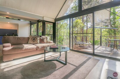 Ultimate Spa Bower with 2 King bedrooms - The Double King Bedroom, aka Blue Bower, has the same quality finishes as the Ultimate Bower, with addition of a 2nd bedroom