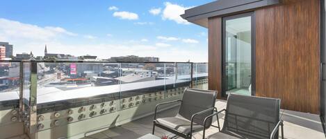 Luxury Apartment | Terrace/patio