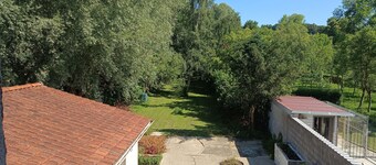 Cozy and tranquil double room with large desk